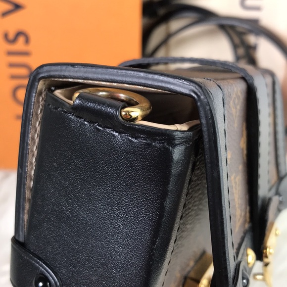 RARE ๐ TRUNKS POCHETTE ๐ CROSSBODY LOUIS VUITTON - Picture 9 of 16
